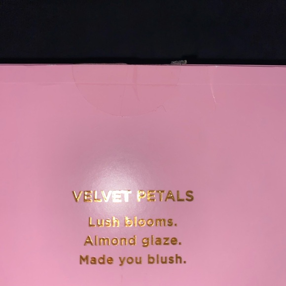 Victoria Secret Velvet Petals Mini Mist & Lotion Duo - Picture 4 of 4